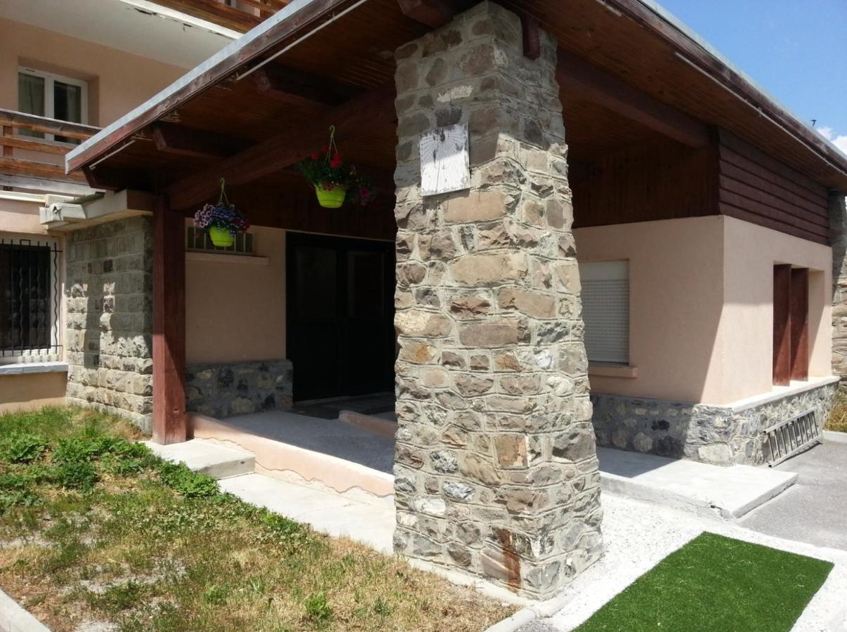 Vars, Appart Spacieux Renove 4 Couchages Dans Chalet Vars  Ngoại thất bức ảnh